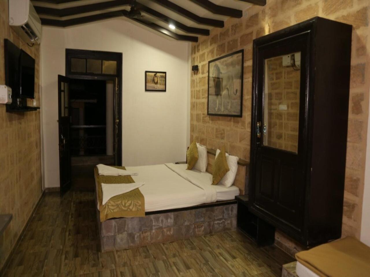 Gir Lions Paw Resort With Swimming Pool Sasan Gir Dış mekan fotoğraf